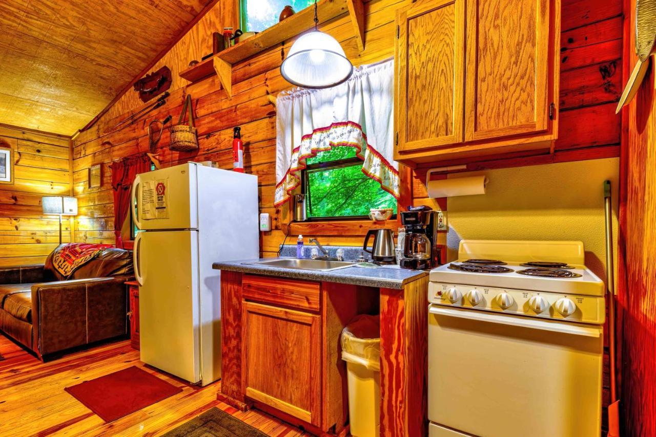 Panther Creek Cabins Cherokee Exterior photo