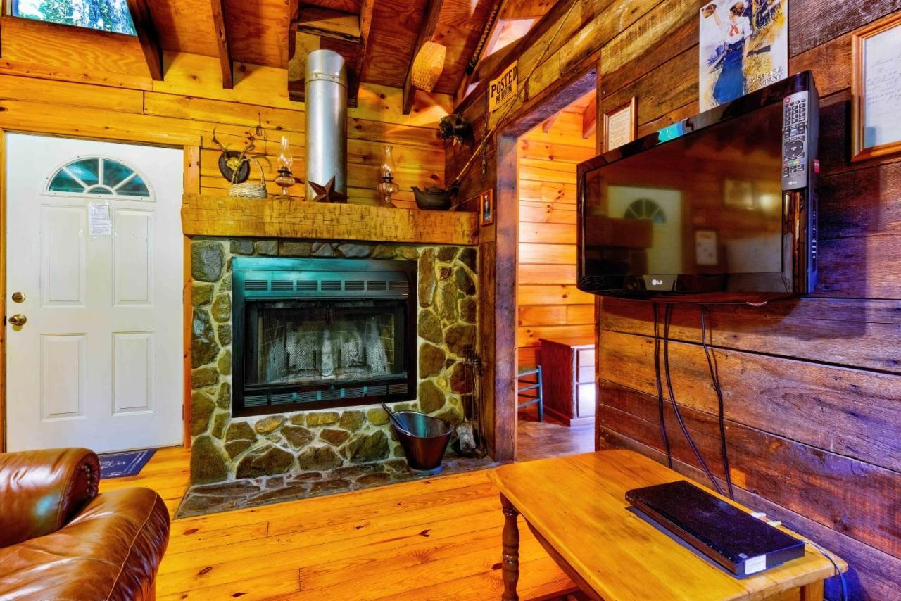 Panther Creek Cabins Cherokee Exterior photo